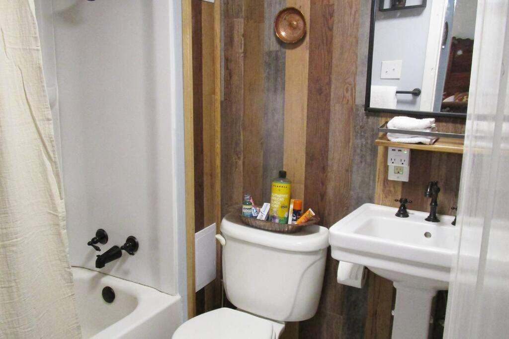 Apartamento Boho-Chic Retreat - Unit 3 Bloomington Exterior foto